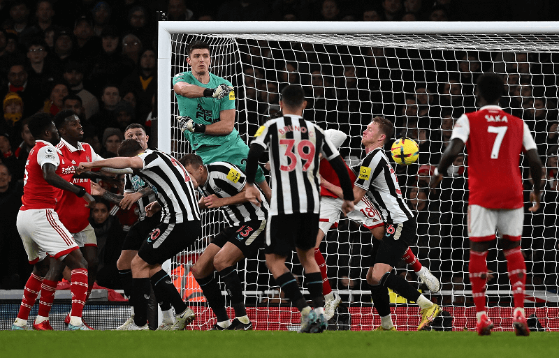 Newcastle cầm hòa Arsenal